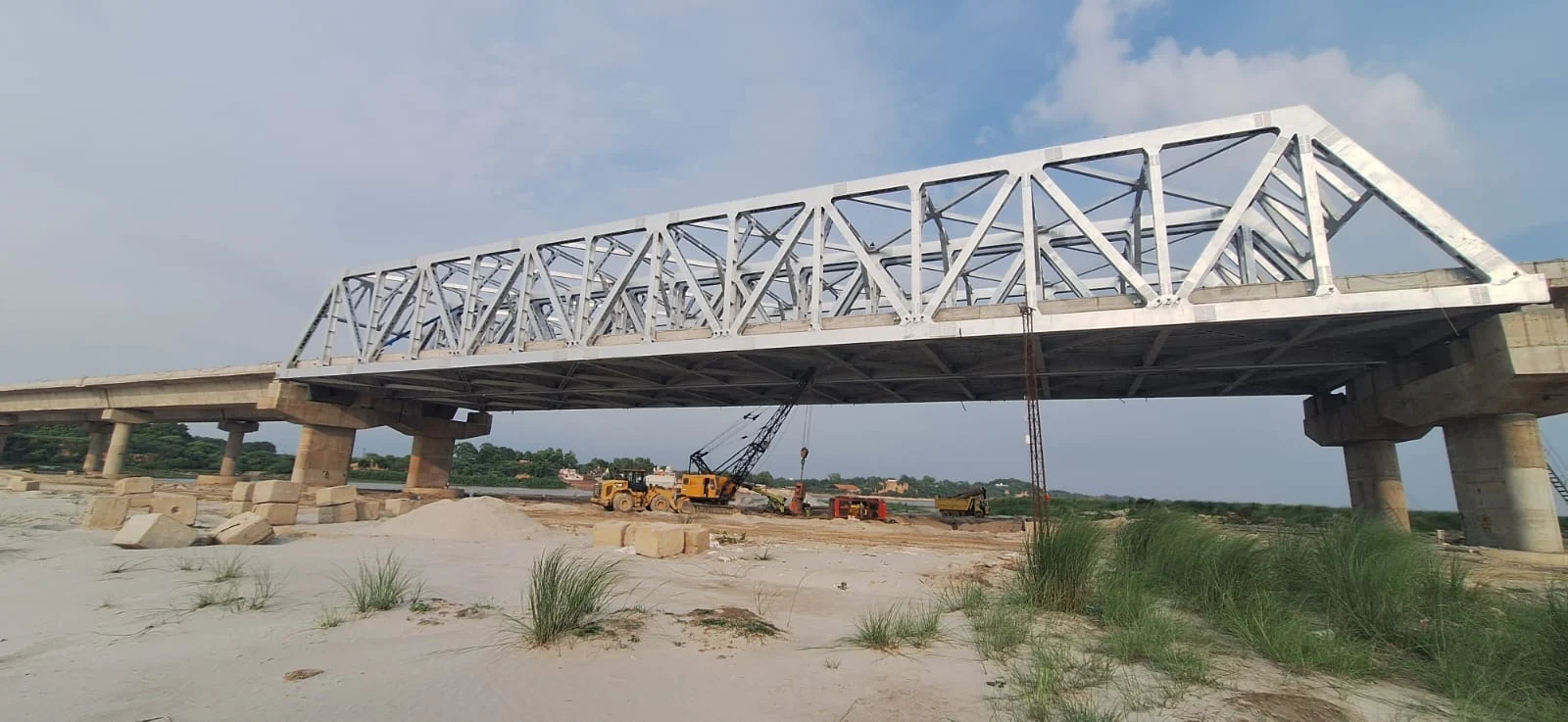 Completed steel bridge girder structure